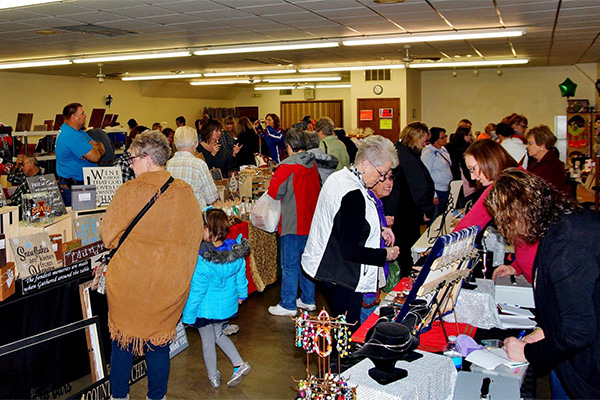 People attending the Fonda Craft Show