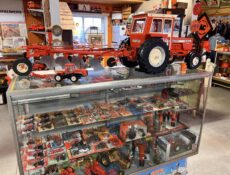 Display Tractor Case